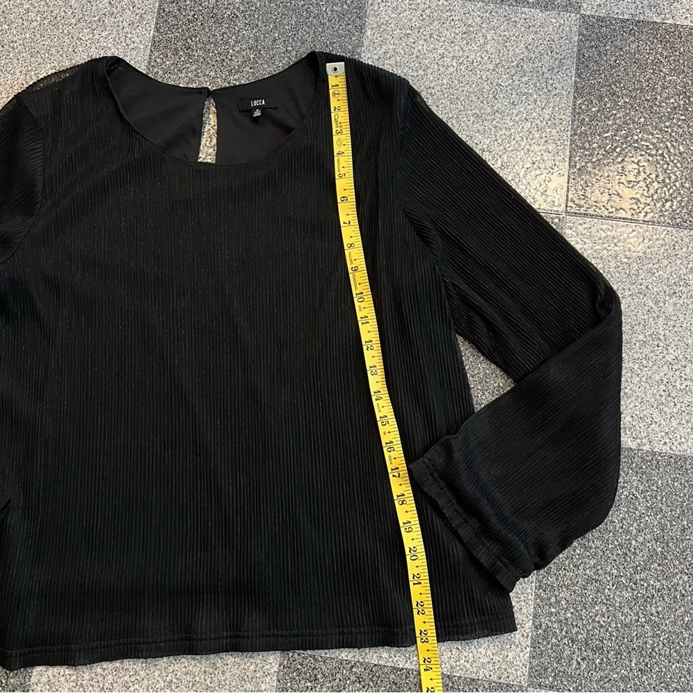 ❤️3/$15 Lucca Women's Pleated Long Sleeve Blouse, M - Picture 3 of 7